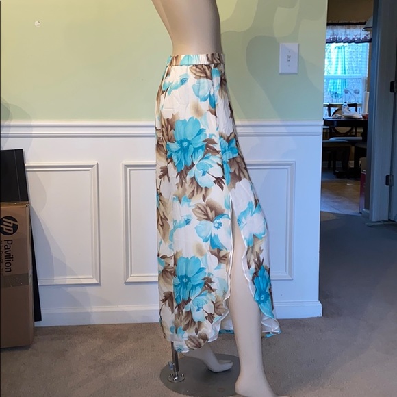 St.John floral palazzo skits capris silk